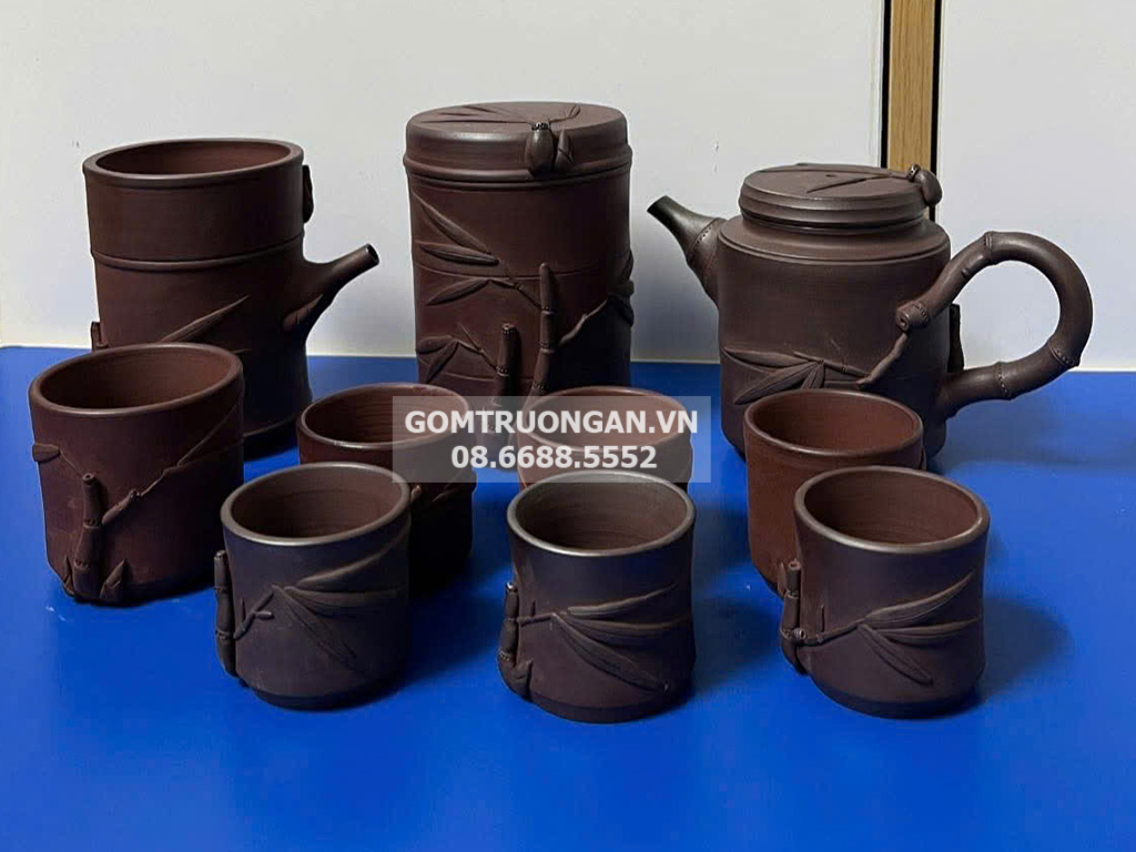 Ấm chén bằng đất nung