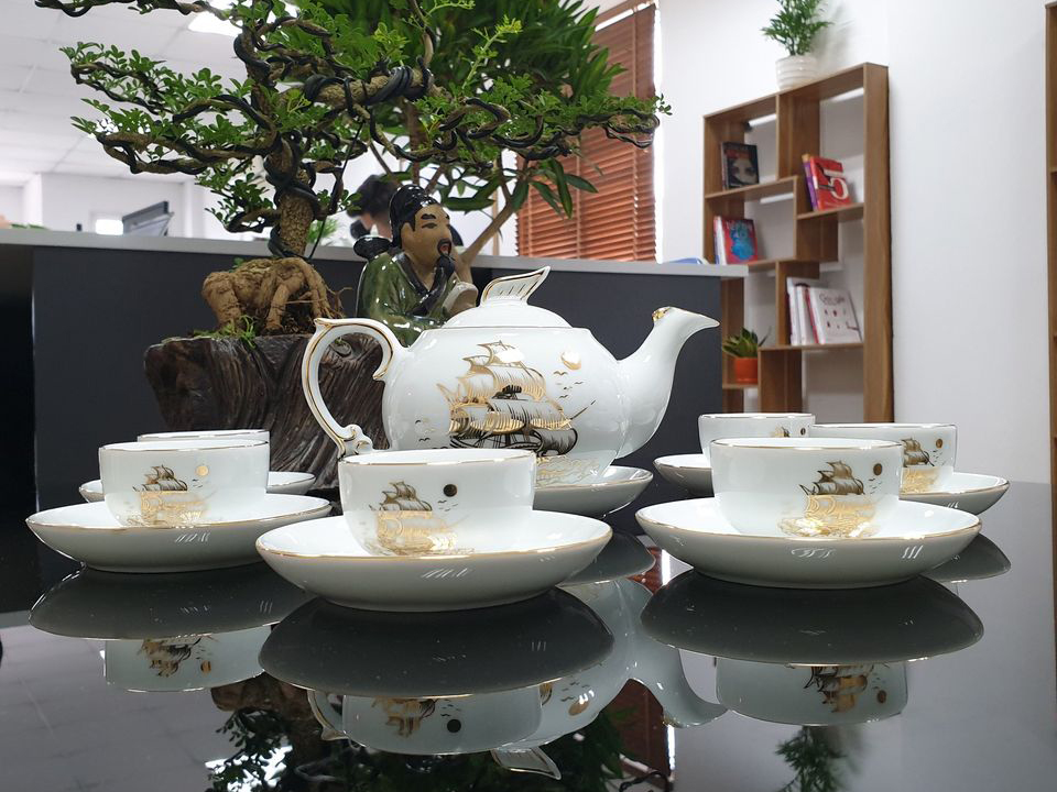 Các dòng ấm chén Bát Tràng phổ biến