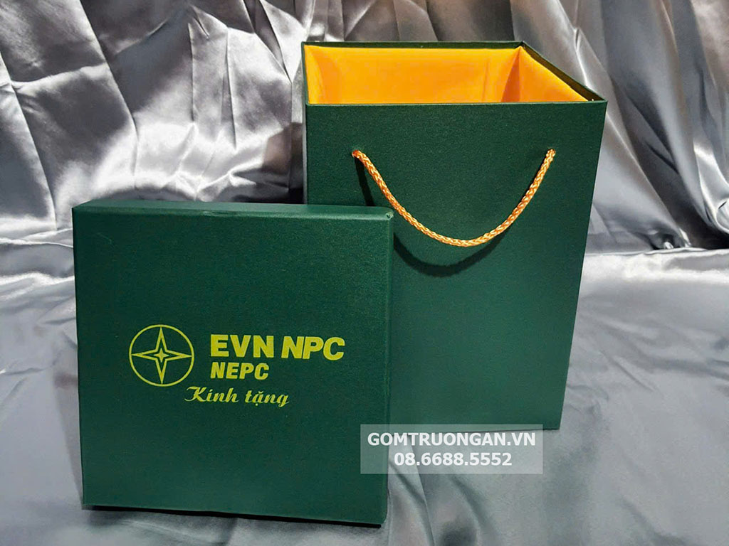 Lựa chọn màu giấy gói hợp phong thủy