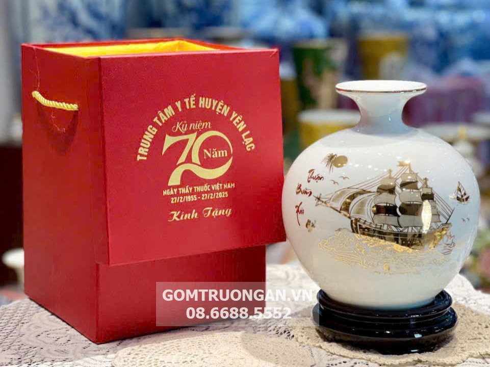 Bình hút tài lộc là một trong những món quà tặng Tết 