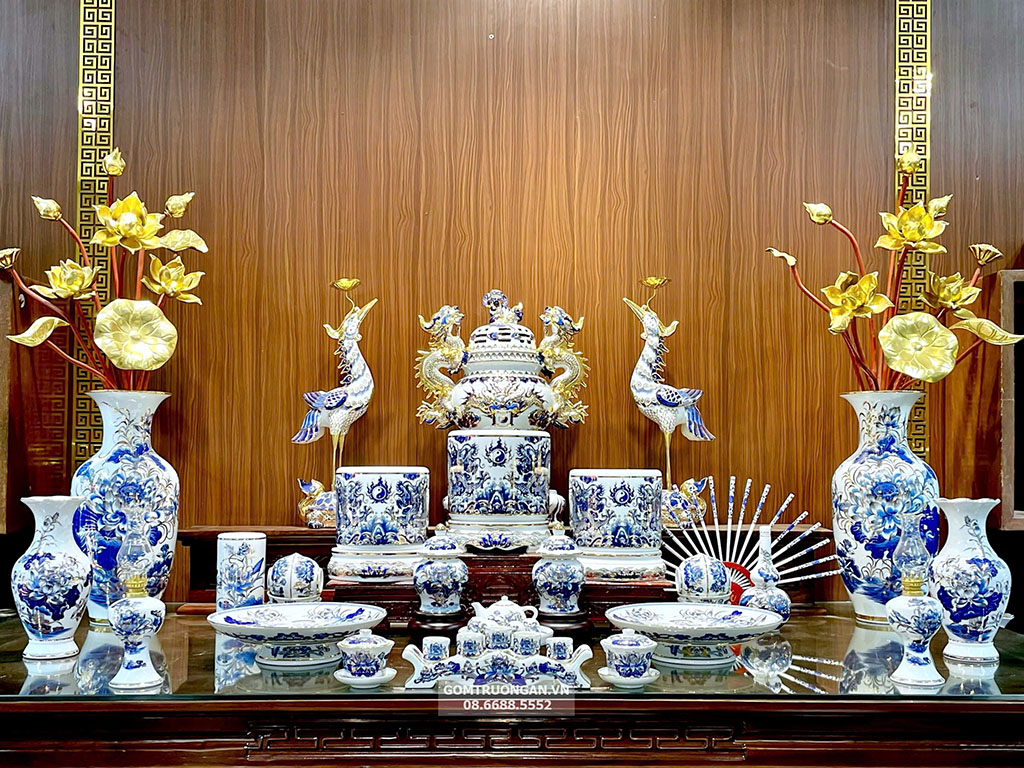 Phân biệt các loại đồ thờ bằng gốm, đồng, gỗ: Loại nào phù hợp với gia đình bạn?