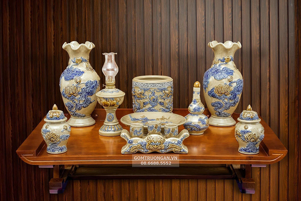 Chọn chất liệu đồ thờ ph&ugrave; hợp