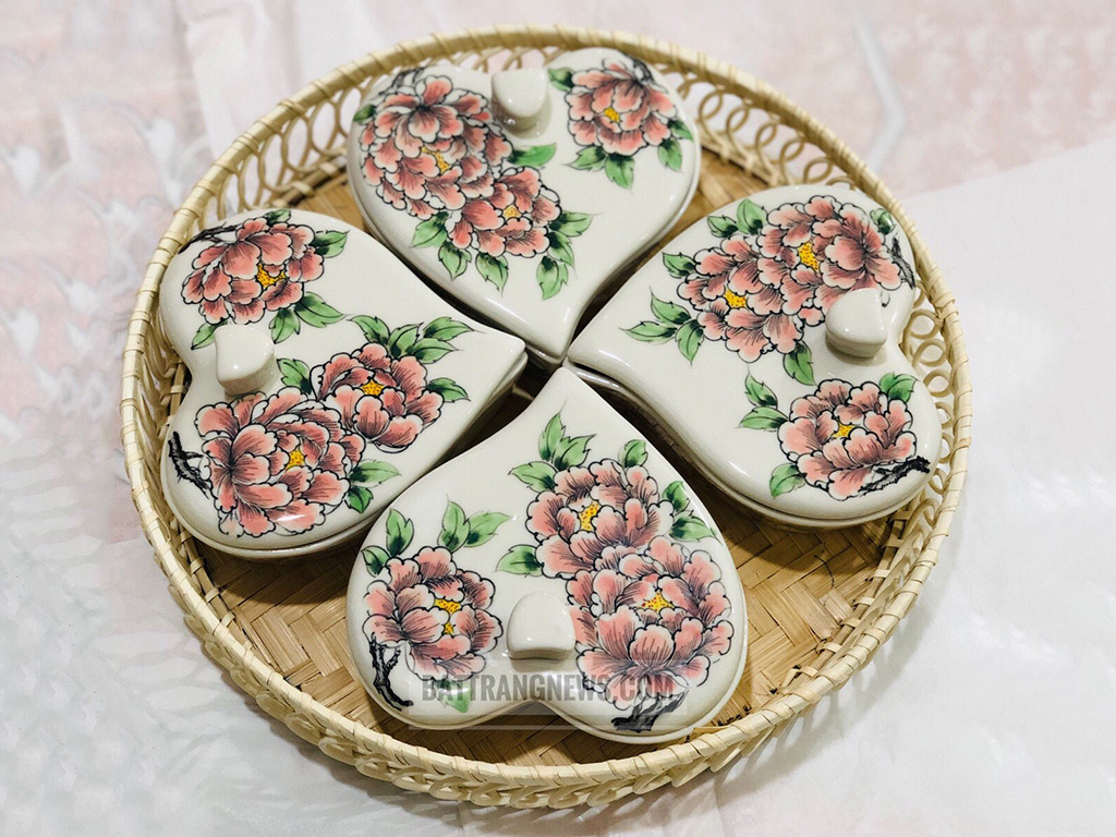 Khay mứt mây tim phù dung màu vẽ kỹ 1