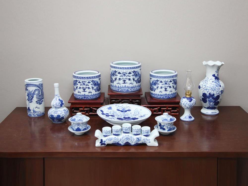 Bộ đồ thờ Bát Tràng men lam ban thờ 1m27 1