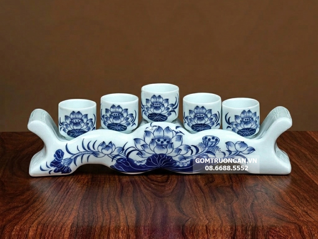 Kỷ chén rượu 5 ngai men xanh ngọc Lộc Phát 1