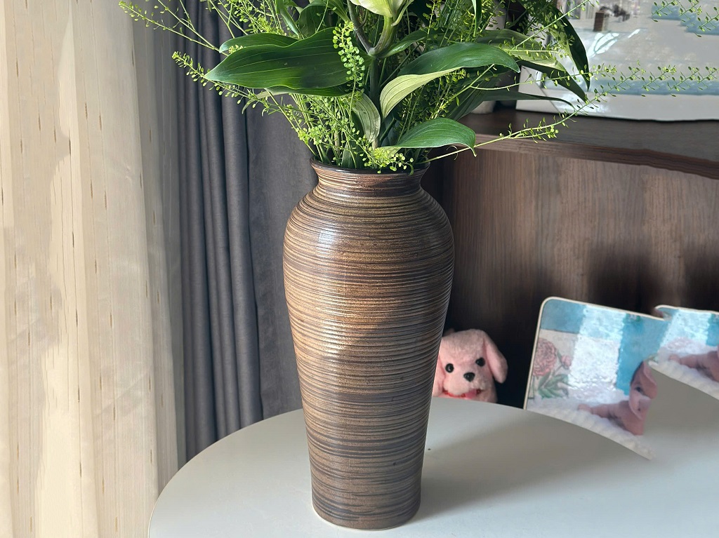 Lọ hoa gốm nâu mộc đùi dế 4