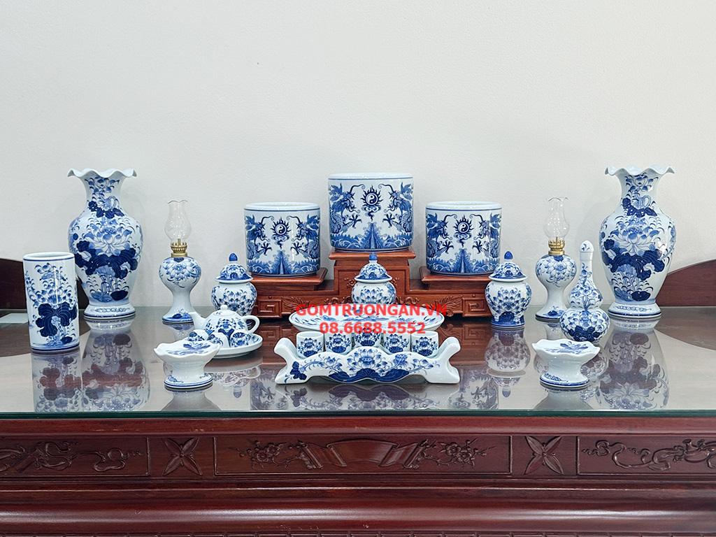 Bộ đồ thờ gia tiên men lam ngọc Lộc Phát ban thờ 1m75 3 bát hương 2