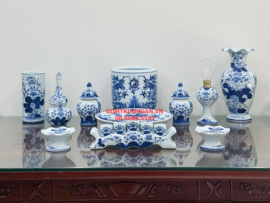 Bộ đồ thờ gia tiên men lam ngọc Lộc Phát ban thờ 1m97 1 bát hương 2