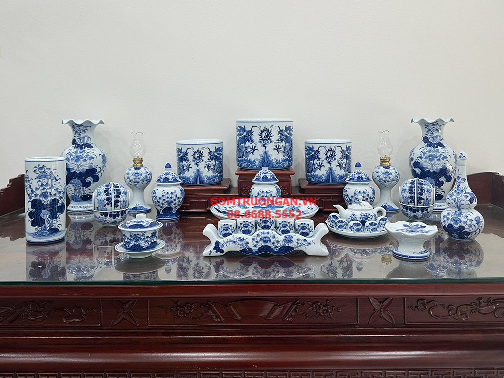 Bộ đồ thờ gia tiên men lam ngọc Lộc Phát ban thờ 1m97 3 bát hương 2