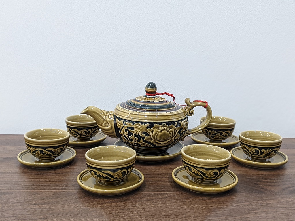 Bộ ấm chén uống trà khắc nổi hoa cổ 6