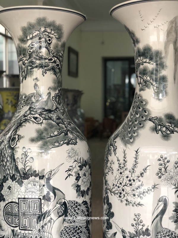 Lọ lộc b&igrave;nh B&aacute;t Tr&agrave;ng men ch&agrave;m Ngũ Ph&uacute;c vẽ kỹ 1m6 - phần cổ