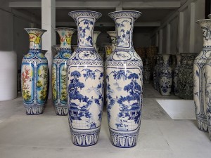 Lọ lộc bình Bát Tràng men lam Sơn Thủy 1m6