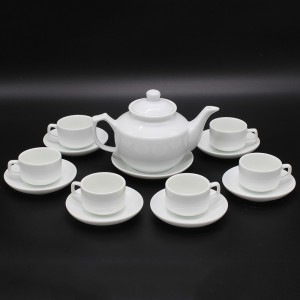 Ấm chén Bát Tràng in logo dáng Hồng Kông vuông