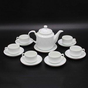 Ấm chén Bát Tràng in logo làm quà tặng dáng Tiệp