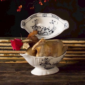 Bát đựng gà cúng vẽ sen chàm