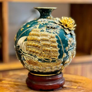 Bình hút lộc đắp nổi Thuận Buồm Xuôi Gió men xanh mallard 26cm vẽ vàng