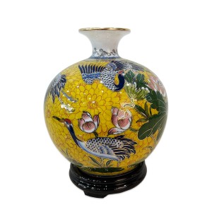 Bình hút tài lộc Bát Tràng Sen Hạc nền gấm vẽ vàng 30cm