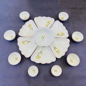 Bộ bát đĩa Bát Tràng hoa mặt trời vẽ sen vàng