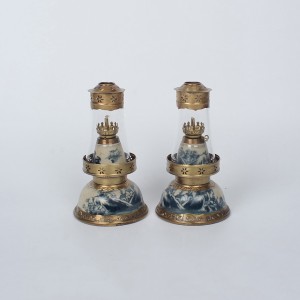 Đèn dầu men rạn vẽ đồng quê dáng bát úp