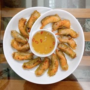 Khay đĩa xoắn hoa hồng gốm sứ Bát Tràng